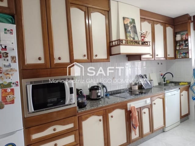 3 sovrum Lägenhet till salu i Cangas med garage - 215 000 € (Ref: 9472799)