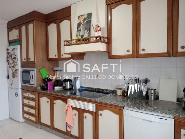 3 sovrum Lägenhet till salu i Cangas med garage - 215 000 € (Ref: 9472799)