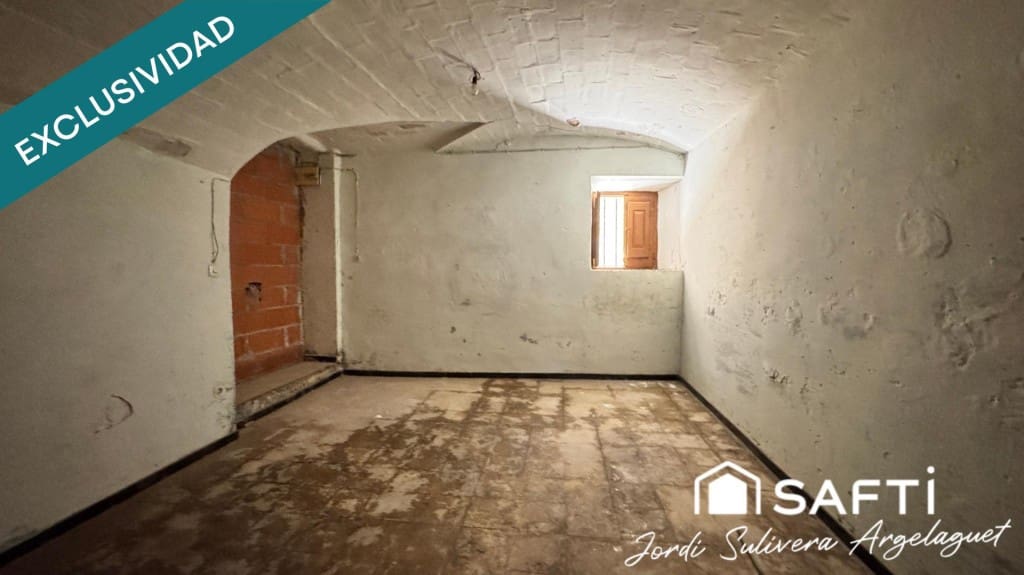 Finca/Casa Rural de 7 habitaciones en Celrà en venta - 330.000 € (Ref: 9472802)