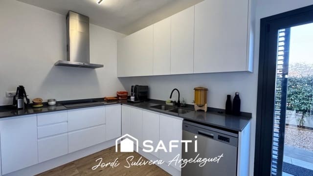 4 bedroom Terraced Villa for sale in Santa Coloma de Farners - € 410,000 (Ref: 9472803)