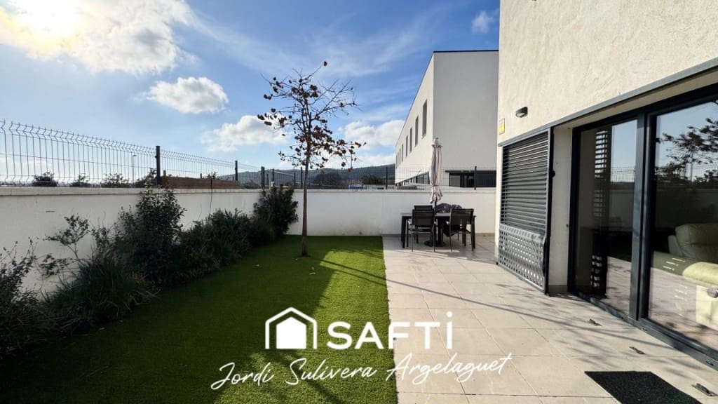 4 soverom Rekkehus til salgs i Santa Coloma de Farners - € 410 000 (Ref: 9472803)