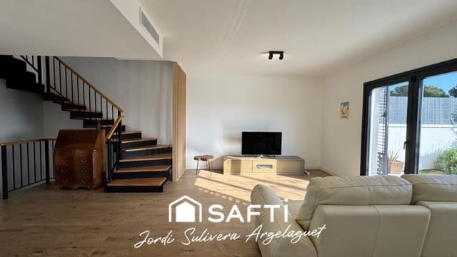 4 bedroom Terraced Villa for sale in Santa Coloma de Farners - € 410,000 (Ref: 9472803)