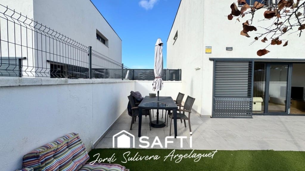 4 soverom Rekkehus til salgs i Santa Coloma de Farners - € 410 000 (Ref: 9472803)