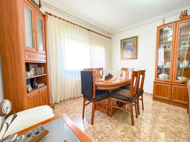 4 makuuhuone Huvila myytävänä paikassa Molina de Segura mukana 
autotalli - 240 000 € (Ref: 9474050)