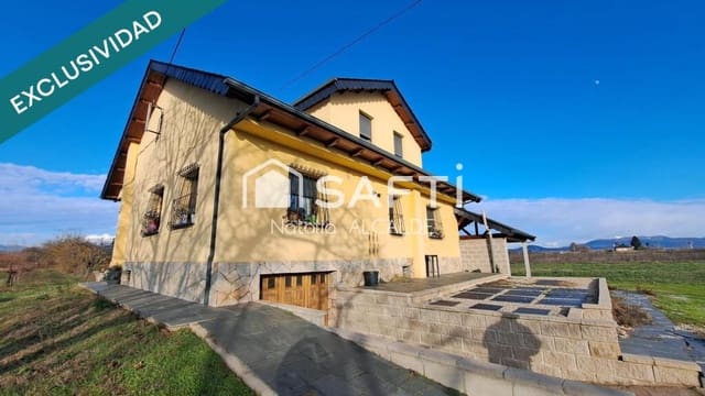 6 bedroom Villa for sale in Carracedelo - € 285,000 (Ref: 9474749)