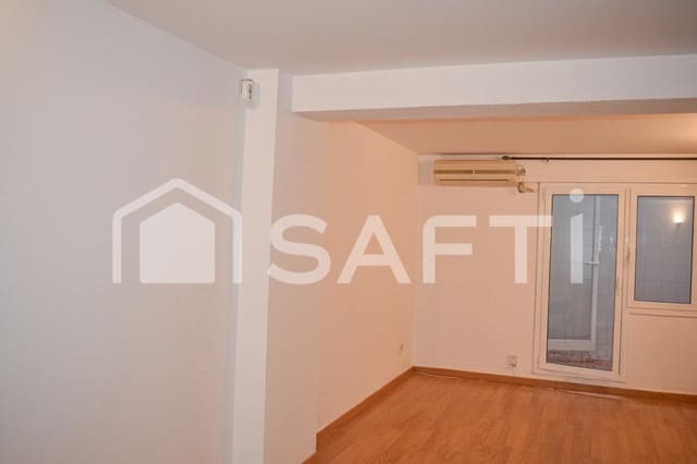 Local Commercial à vendre à El Congrés i Els Indians, Barcelone ville - 150 500 € (Ref: 9474755)