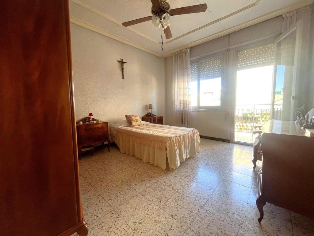 2 bedroom Villa for sale in Almoradi with garage - € 155,000 (Ref: 9475404)