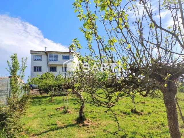 4 slaapkamer Villa te koop in Santiago de Compostela met garage - € 330.000 (Ref: 9481111)