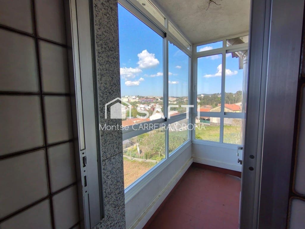 4 slaapkamer Villa te koop in Santiago de Compostela met garage - € 330.000 (Ref: 9481111)