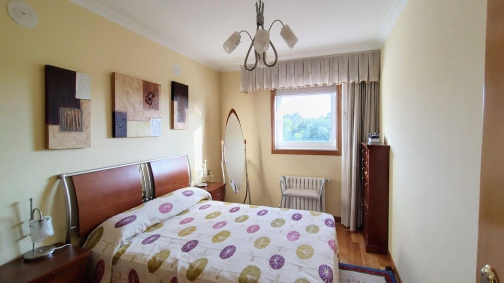 4 Zimmer Apartment zu vermieten in Santiago de Compostela mit Garage - 1.500 € (Ref: 9481113)