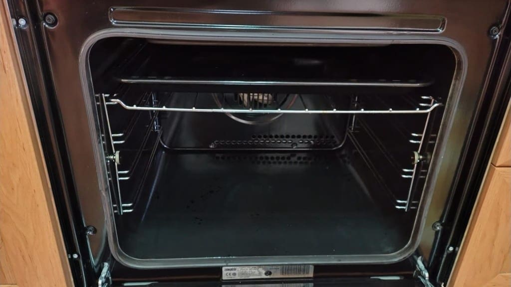 4 Zimmer Apartment zu vermieten in Santiago de Compostela mit Garage - 1.500 € (Ref: 9481113)