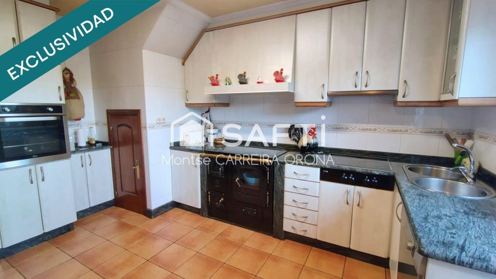 4 bedroom Villa for sale in Santiago de Compostela - € 320,000 (Ref: 9481114)