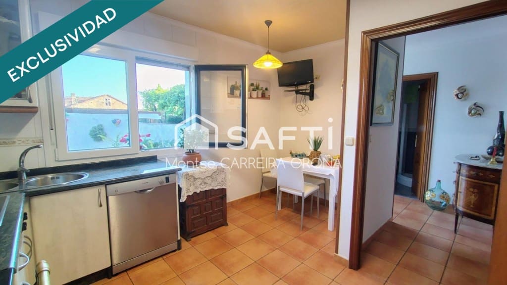 4 bedroom Villa for sale in Santiago de Compostela - € 320,000 (Ref: 9481114)