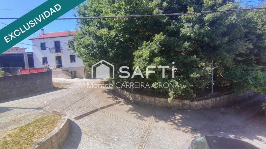 4 bedroom Villa for sale in Santiago de Compostela - € 320,000 (Ref: 9481114)