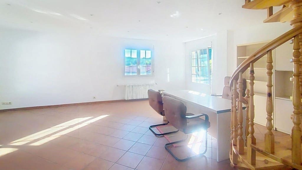 7 soveværelse Villa til salg i Teo - € 330.000 (Ref: 9481115)