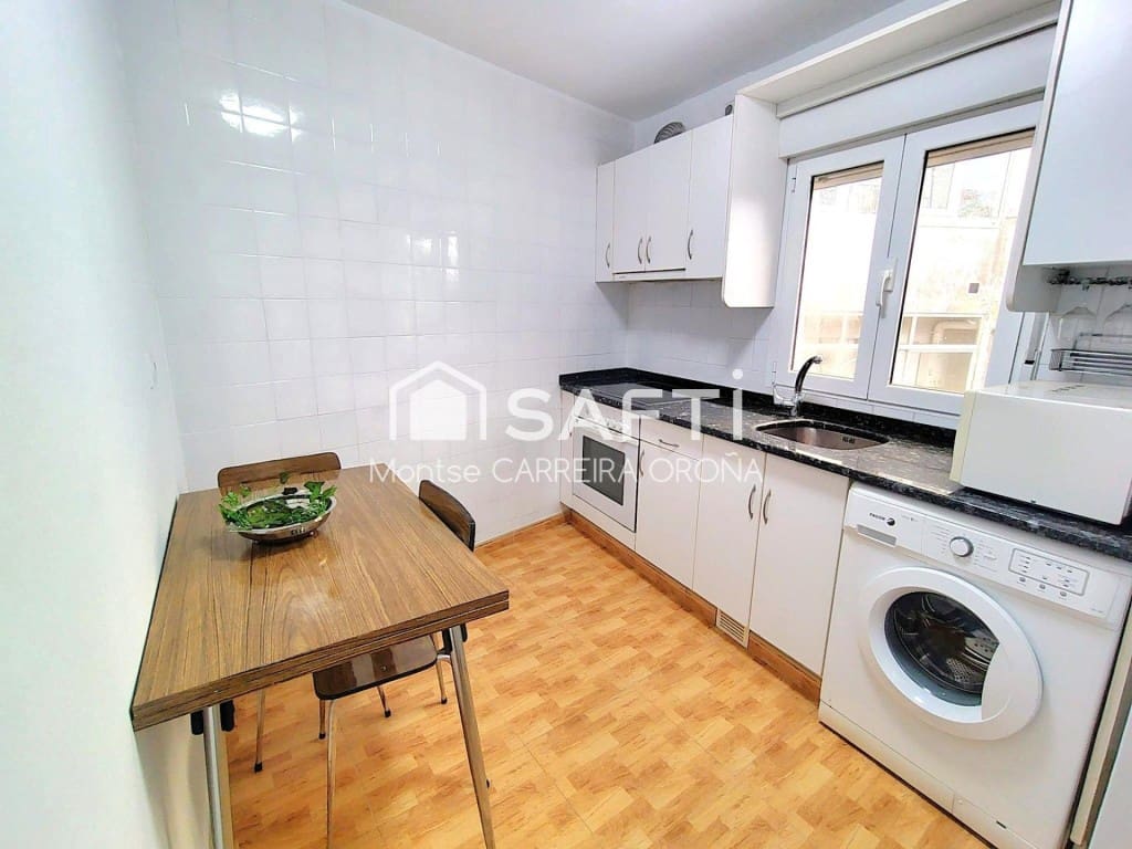 Kantoor te koop in Santiago de Compostela - € 400.000 (Ref: 9481116)