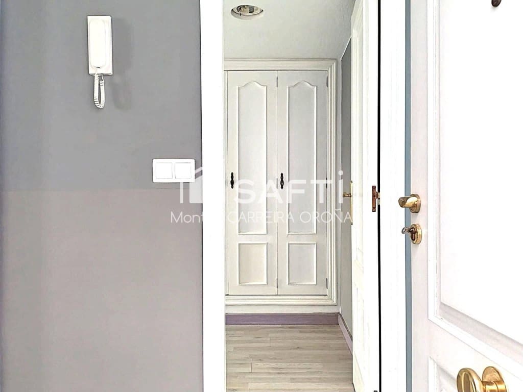 Kantoor te koop in Santiago de Compostela - € 400.000 (Ref: 9481116)