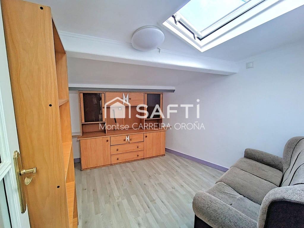 Kantoor te koop in Santiago de Compostela - € 400.000 (Ref: 9481116)