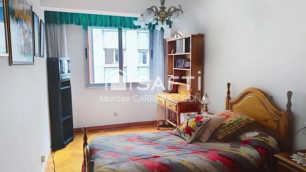 3 Zimmer Apartment zu vermieten in Santiago de Compostela - 800 € (Ref: 9481117)