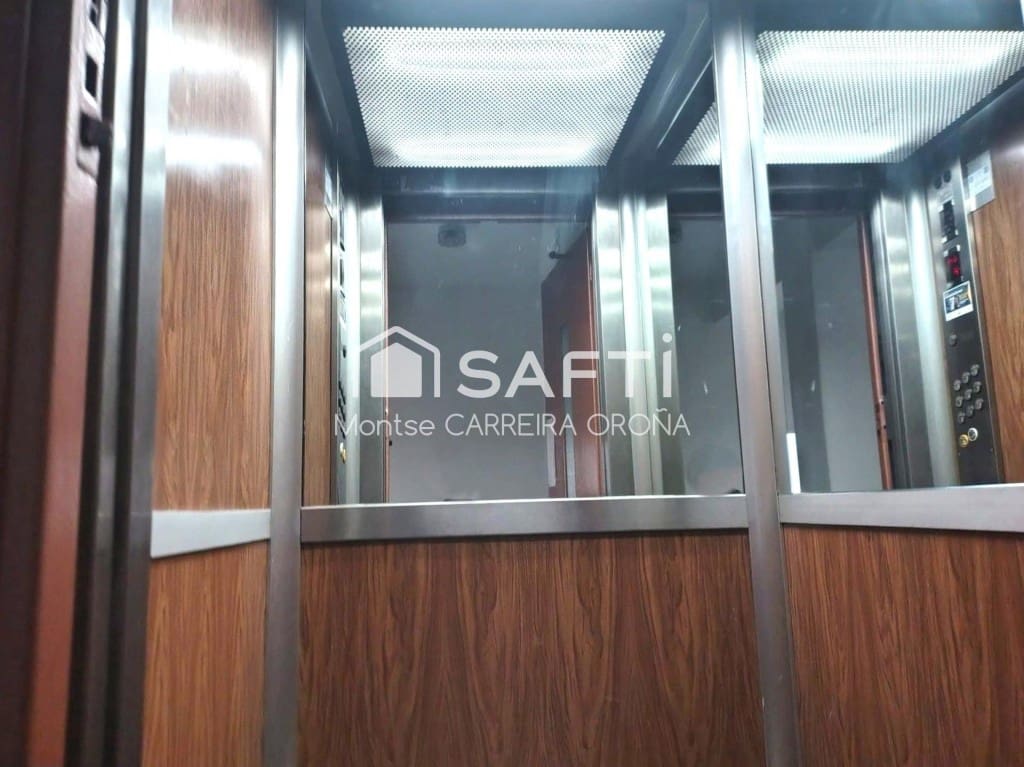 3 Zimmer Apartment zu vermieten in Santiago de Compostela - 800 € (Ref: 9481117)