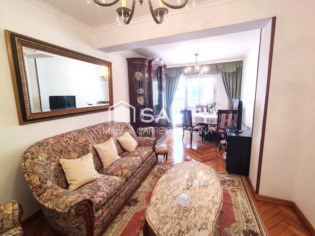 3 Zimmer Apartment zu vermieten in Santiago de Compostela - 800 € (Ref: 9481117)
