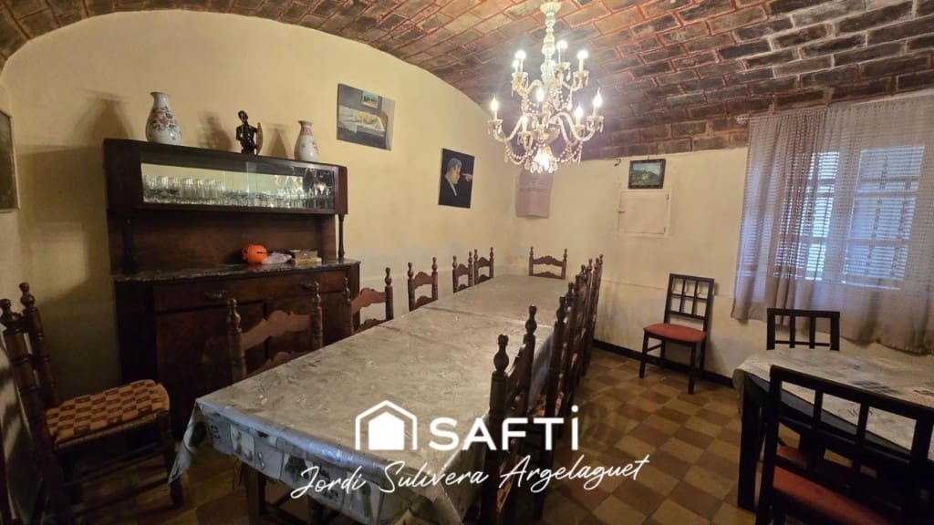 3 Zimmer Reihenhaus zu verkaufen in Girona Stadt mit Garage - 480.000 € (Ref: 9481121)