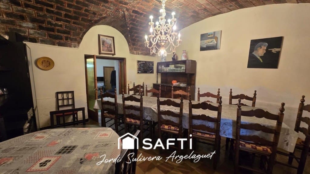 3 Zimmer Reihenhaus zu verkaufen in Girona Stadt mit Garage - 480.000 € (Ref: 9481121)