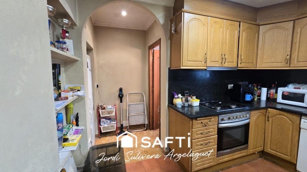 3 Zimmer Reihenhaus zu verkaufen in Girona Stadt mit Garage - 480.000 € (Ref: 9481121)