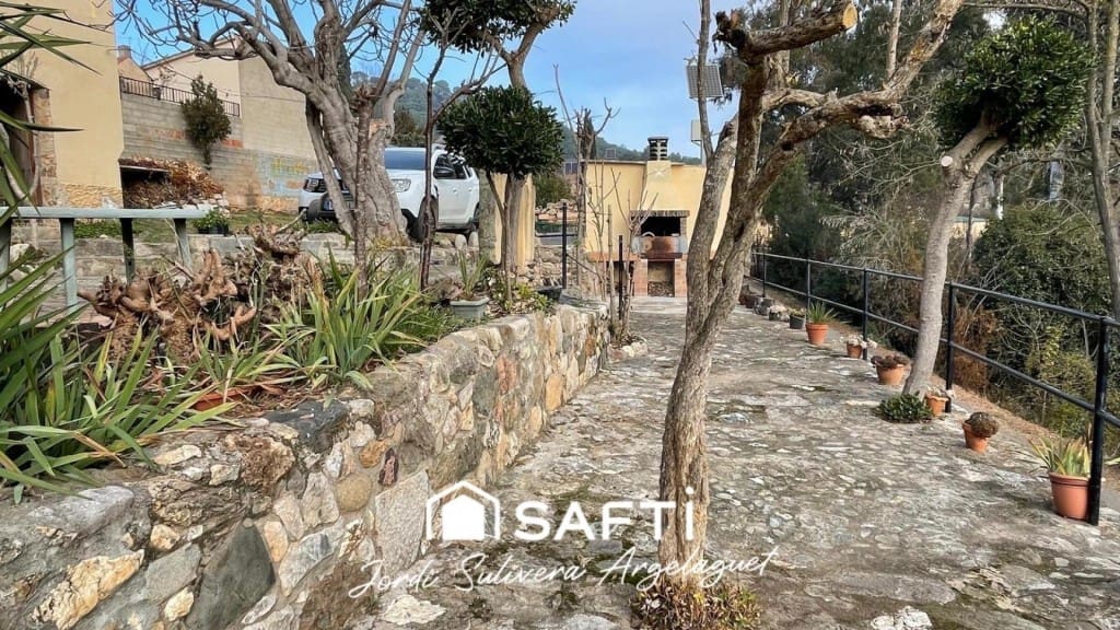 3 Zimmer Reihenhaus zu verkaufen in Girona Stadt mit Garage - 480.000 € (Ref: 9481121)