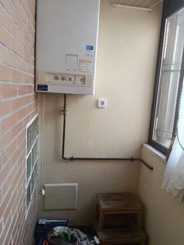 4 bedroom Flat for sale in Valencia de Don Juan with garage - € 155,000 (Ref: 9481124)