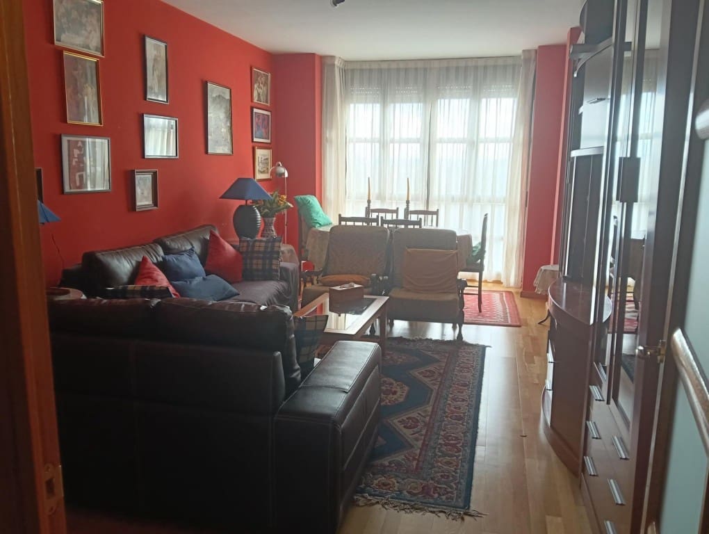 4 bedroom Flat for sale in Valencia de Don Juan with garage - € 155,000 (Ref: 9481124)