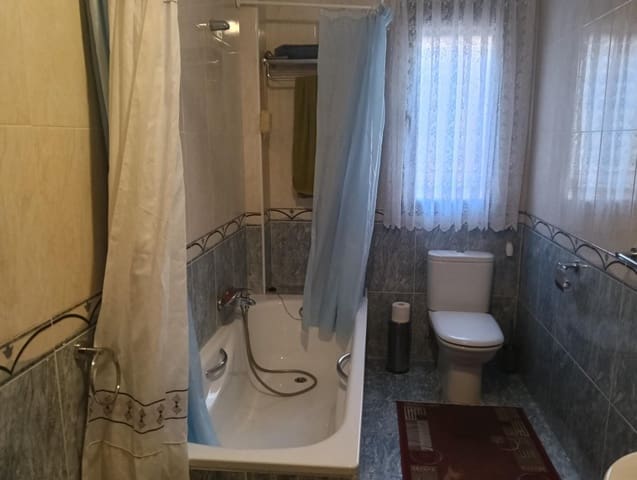 4 bedroom Flat for sale in Valencia de Don Juan with garage - € 155,000 (Ref: 9481124)