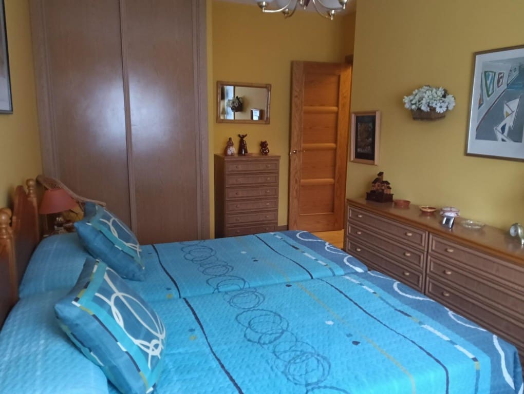 4 bedroom Flat for sale in Valencia de Don Juan with garage - € 155,000 (Ref: 9481124)