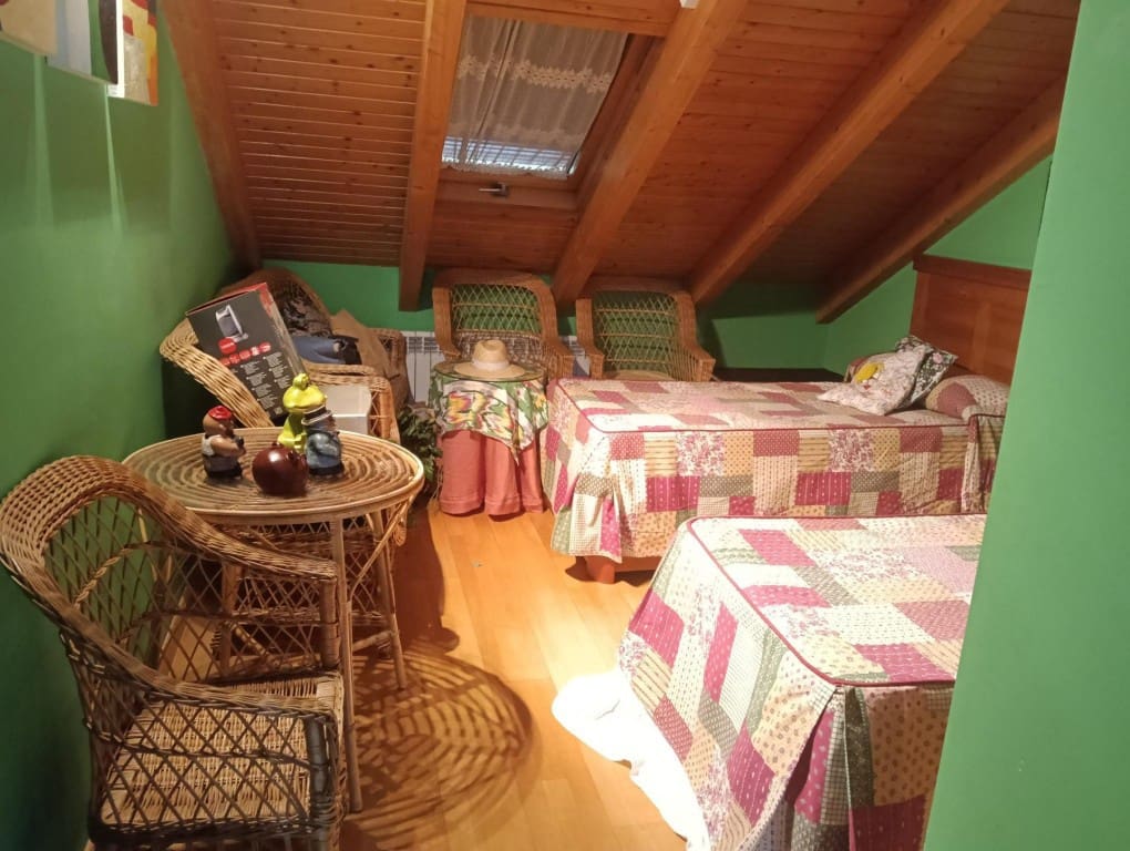 4 bedroom Flat for sale in Valencia de Don Juan with garage - € 155,000 (Ref: 9481124)