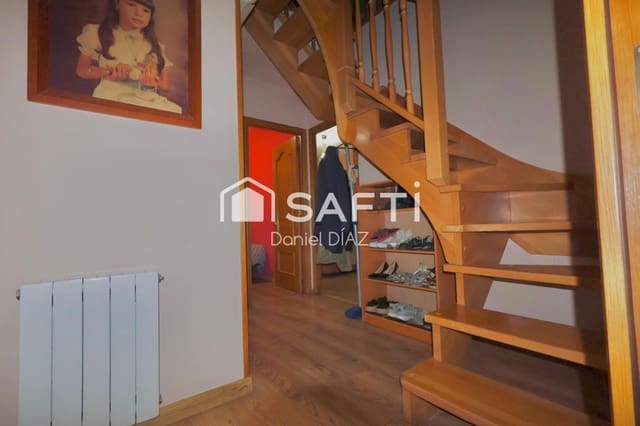 4 sypialnia Apartament na sprzedaż w Pineda de Mar z garażem - 240 000 € (Ref: 9481959)