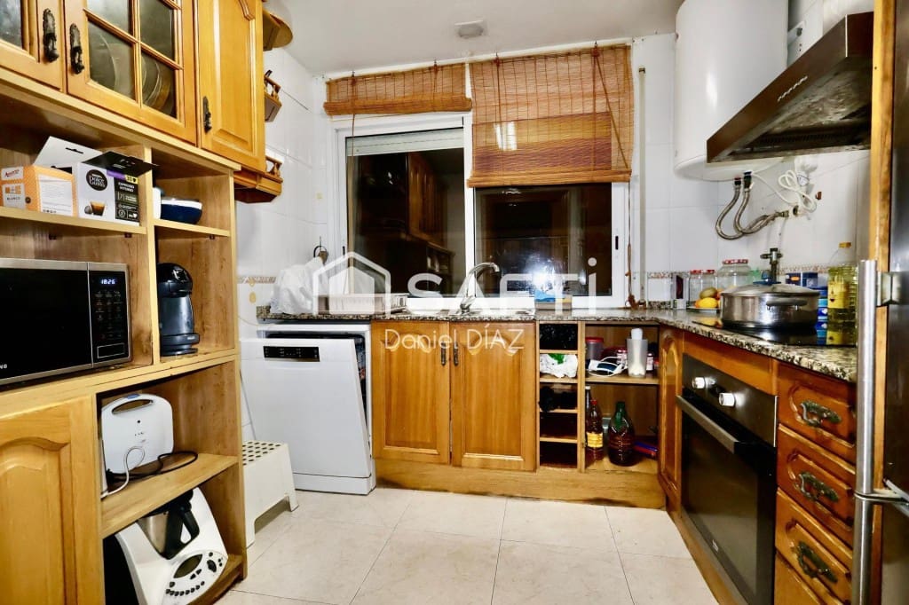 4 sypialnia Apartament na sprzedaż w Pineda de Mar z garażem - 240 000 € (Ref: 9481959)