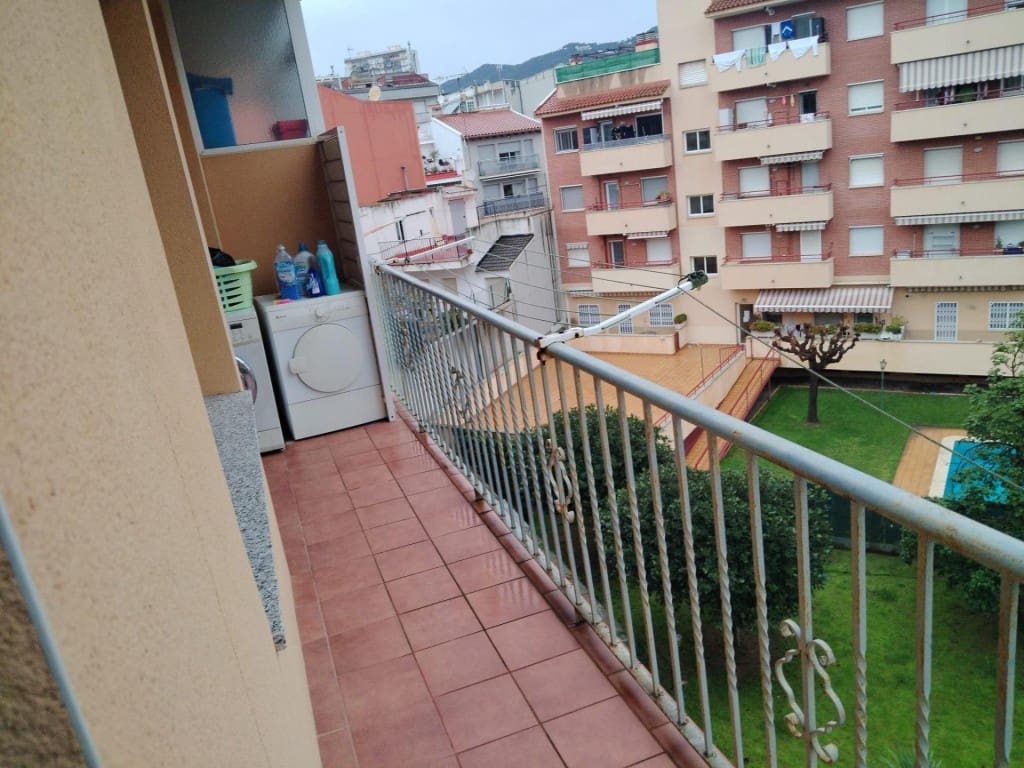 4 sypialnia Apartament na sprzedaż w Pineda de Mar z garażem - 240 000 € (Ref: 9481959)