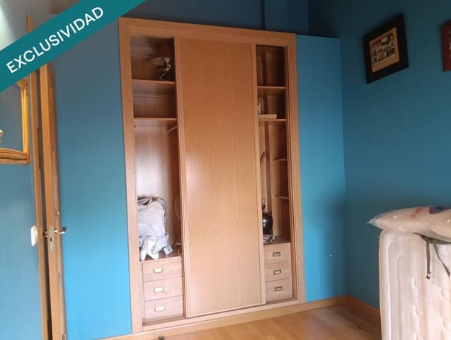 4 bedroom Flat for sale in Valencia de Don Juan with garage - € 155,000 (Ref: 9481960)