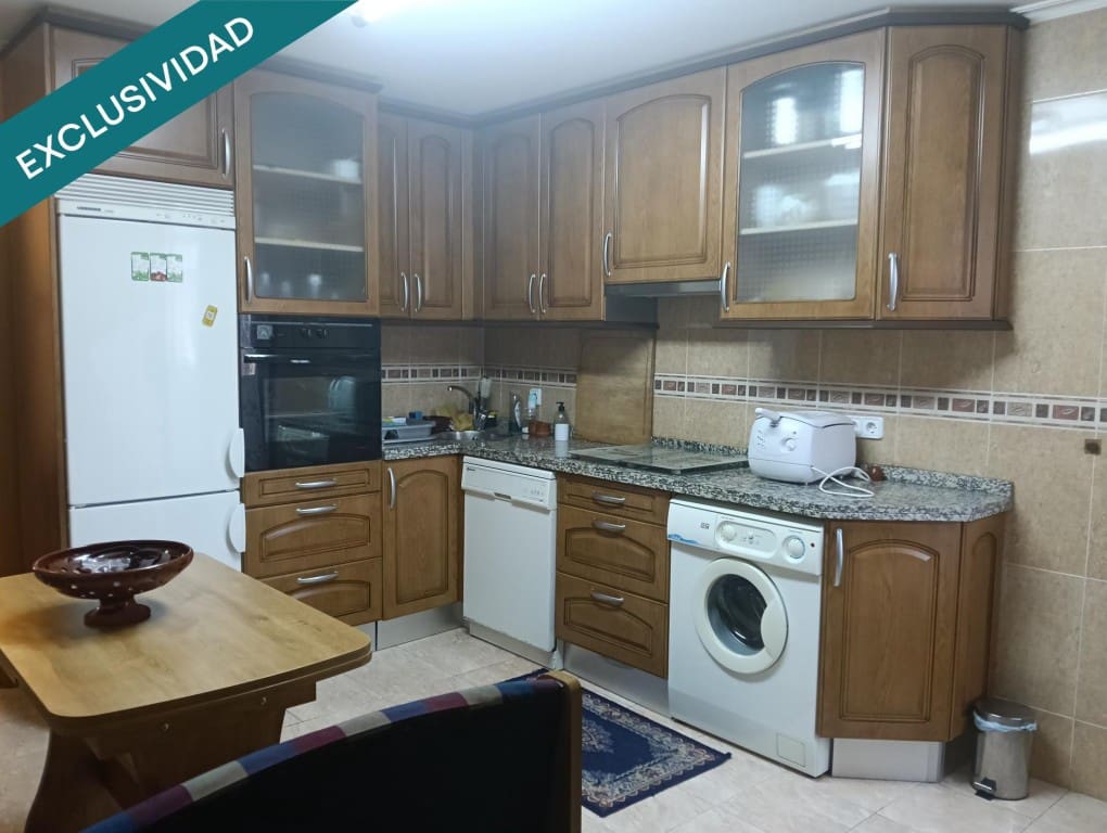 4 bedroom Flat for sale in Valencia de Don Juan with garage - € 155,000 (Ref: 9481960)