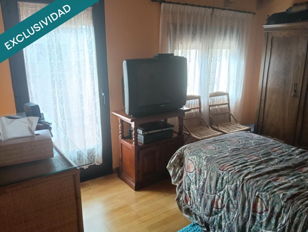 4 bedroom Flat for sale in Valencia de Don Juan with garage - € 155,000 (Ref: 9481960)