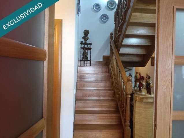 4 bedroom Flat for sale in Valencia de Don Juan with garage - € 155,000 (Ref: 9481960)