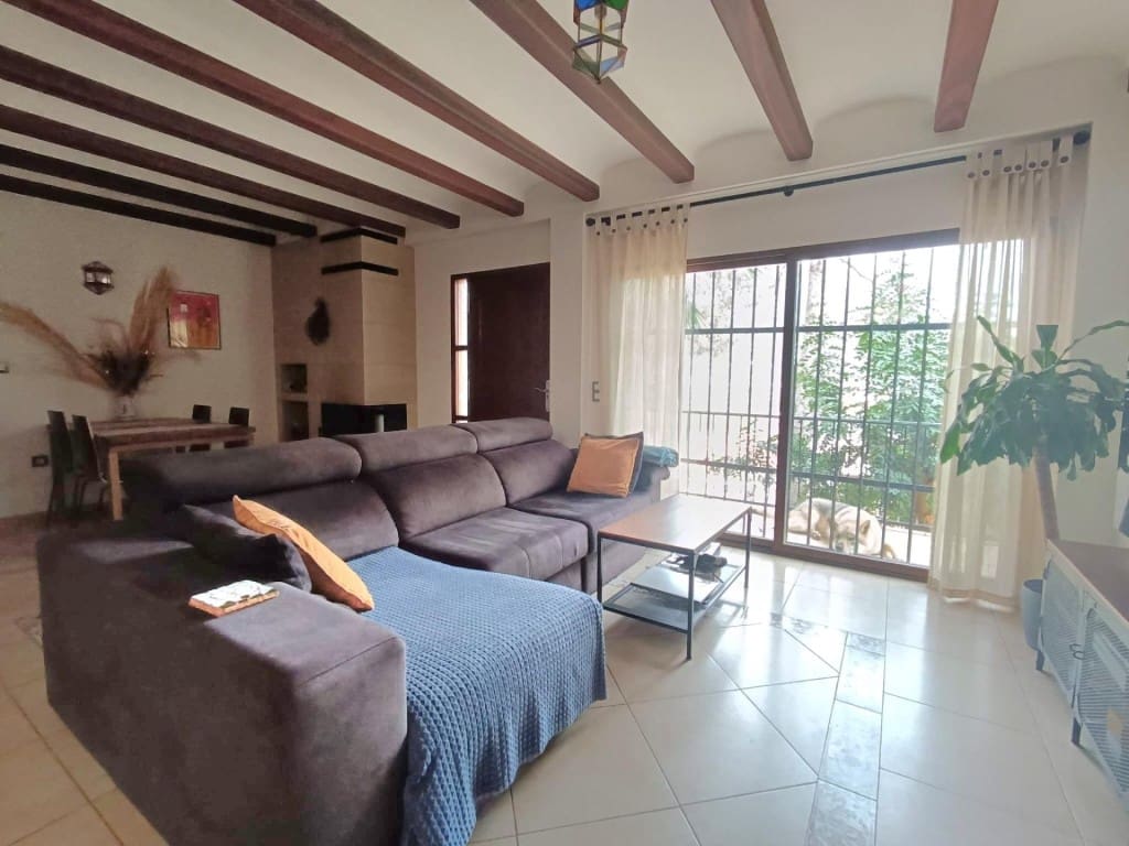 4 bedroom Villa for sale in Gandia - € 379,000 (Ref: 9483457)