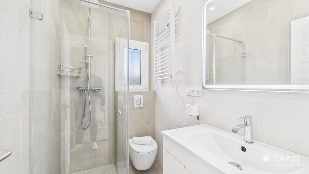 3 bedroom Villa for sale in Empuriabrava with pool garage - € 1,390,000 (Ref: 9485222)