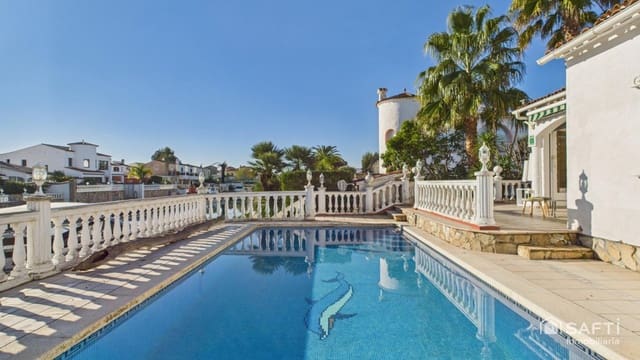 3 sypialnia Willa na sprzedaż w Empuriabrava, Castelló d'Empúries z basenem garażem - 1 390 000 € (Ref: 9485222)