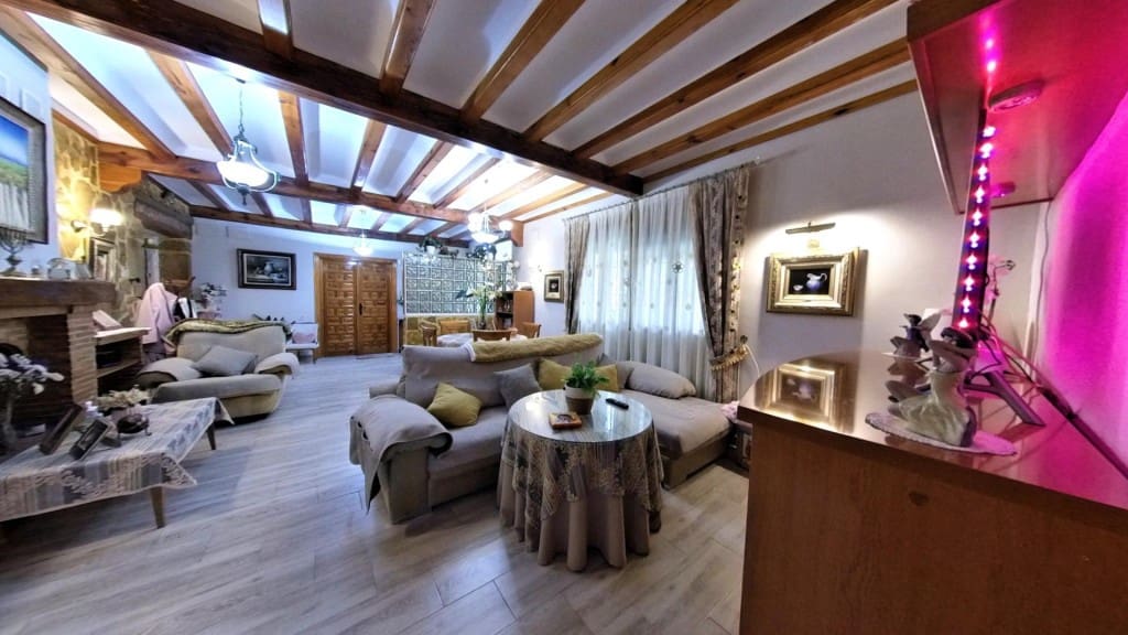 4 soveværelse Finca/Landehus til salg i Elda - € 259.500 (Ref: 9488260)