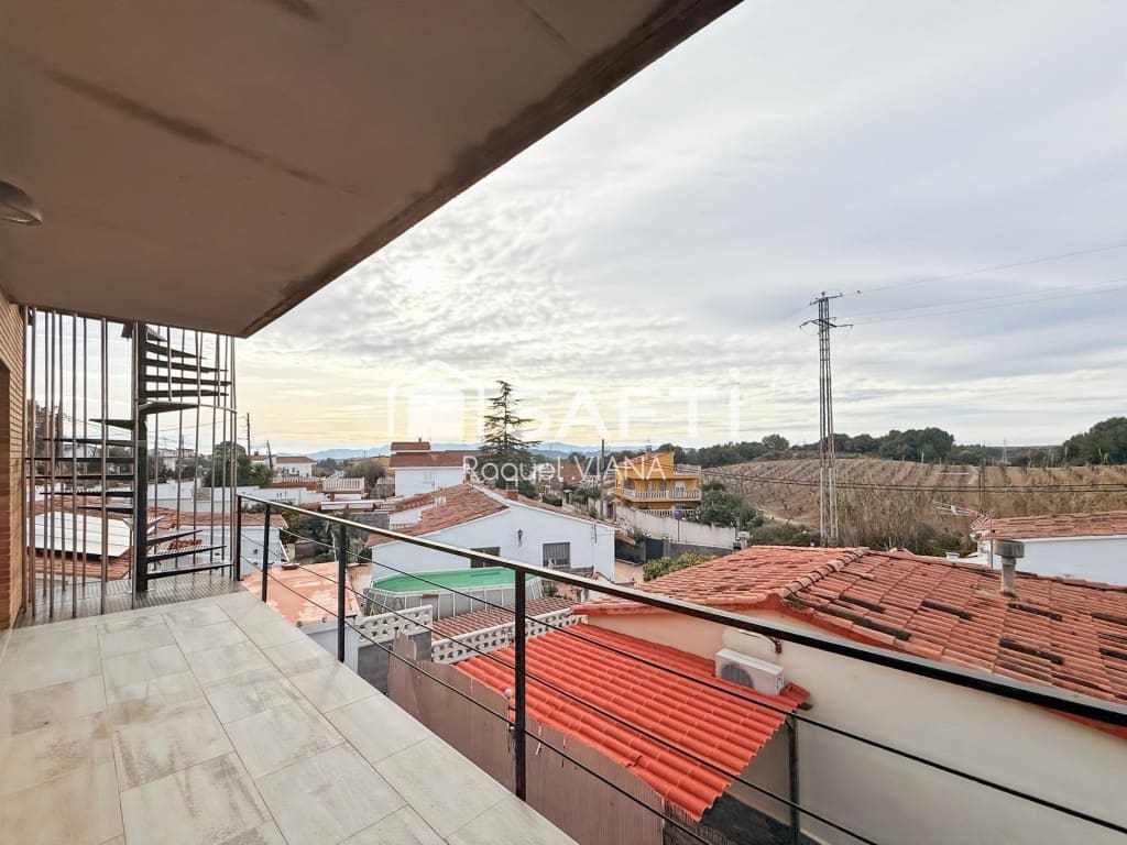 3 camera da letto Villa in vendita in Esparreguera con garage - 380.000 € (Rif: 9488265)