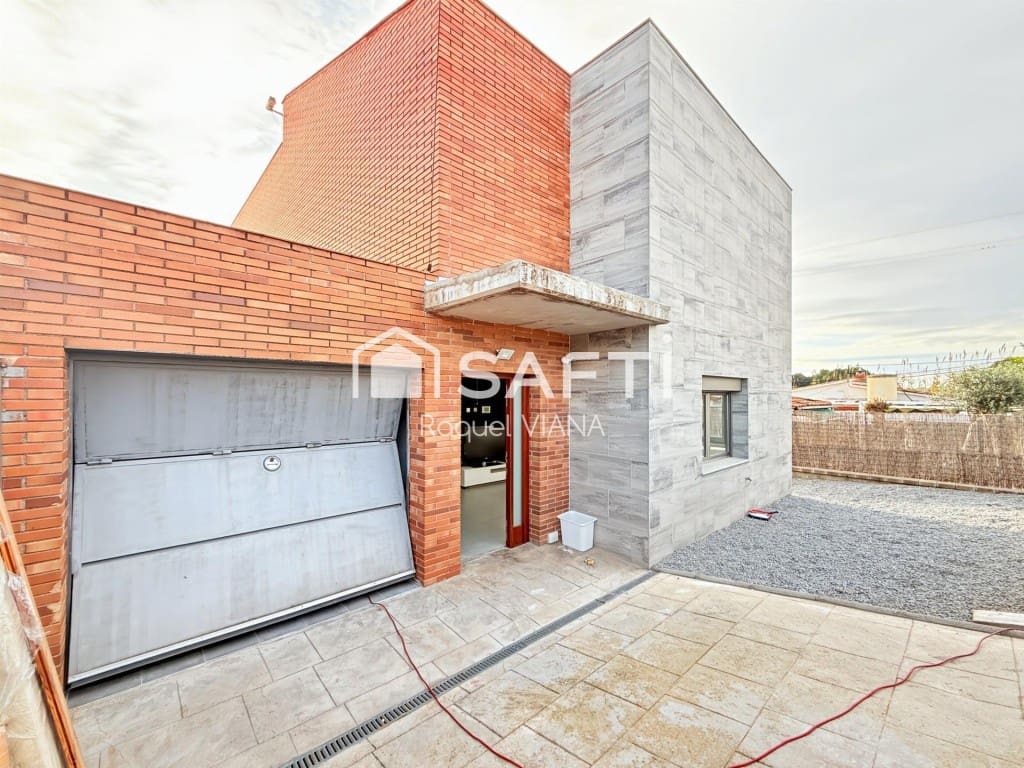 3 camera da letto Villa in vendita in Esparreguera con garage - 380.000 € (Rif: 9488265)