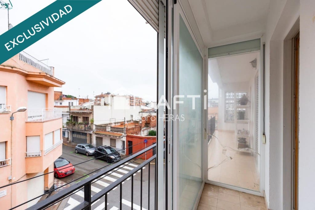 4 bedroom Apartment for sale in Pineda de Mar - € 298,600 (Ref: 9488682)