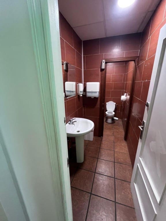 Commercial for sale in Vila-real - € 38,000 (Ref: 9494401)