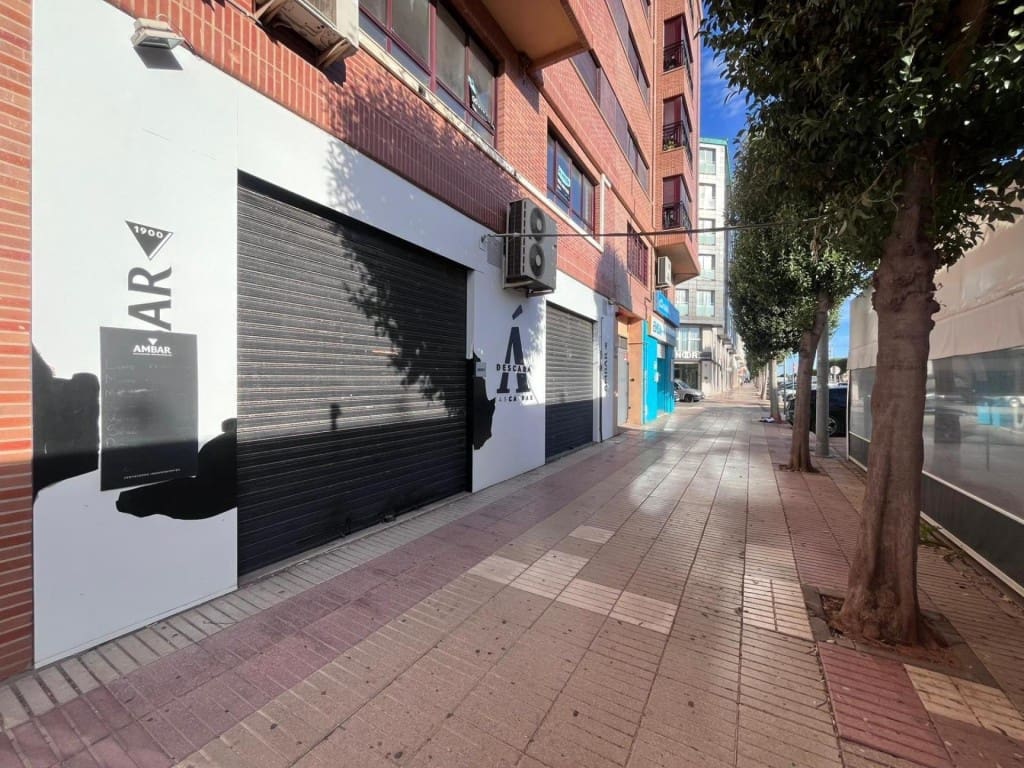 Commercial for sale in Vila-real - € 38,000 (Ref: 9494401)